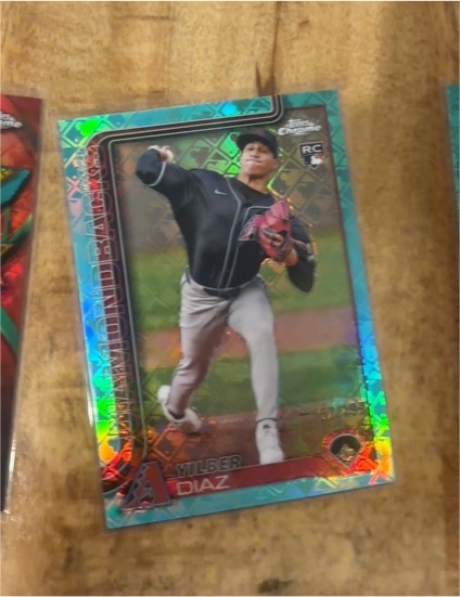 2025 Topps Chrome #8 Yilber Diaz — front