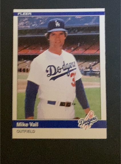 1984 Fleer Update #U-122 Mike Vail — front