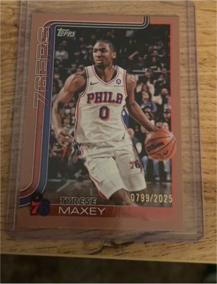 2025 Topps Basketball #21 Tyrese Maxey — front