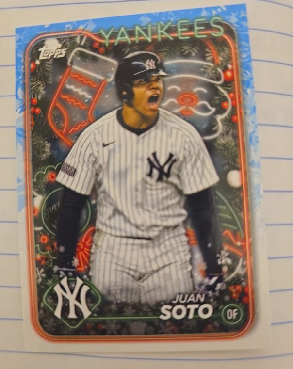 2024 Topps Holiday #H162 Juan Soto — front