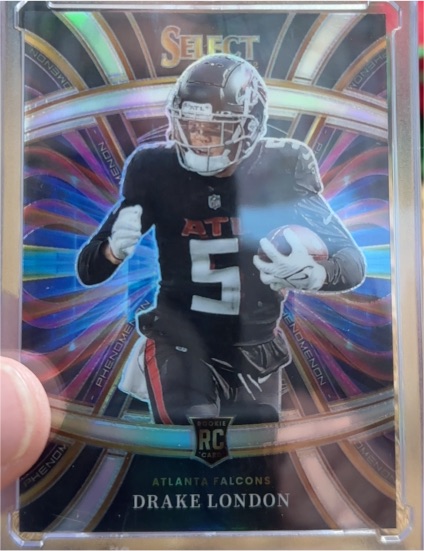2022 Panini Select #PHE-24 Drake London Phenomenon Prizm — front