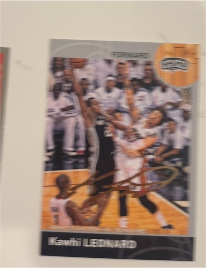 2013-14 Hoops International Foil Golden Signature #21 Kawhi Leonard — front