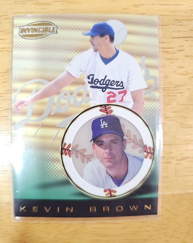 1999 Pacific Invincible #74 Kevin Brown — front