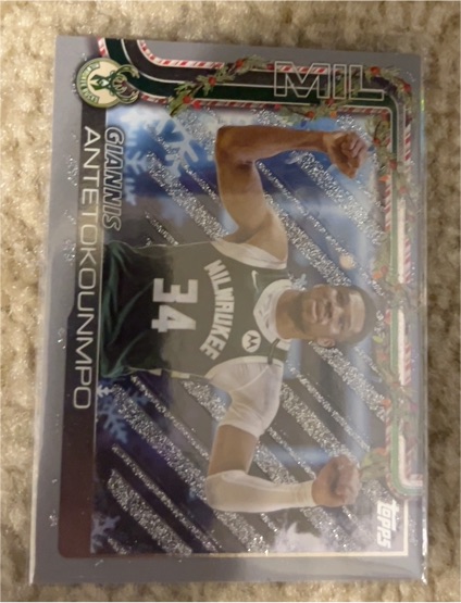 2025-26 Topps Holiday #H43 Giannis Antetokounmpo — front