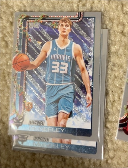 2025-26 Topps Holiday Basketball #H189 Liam McNeeley — front