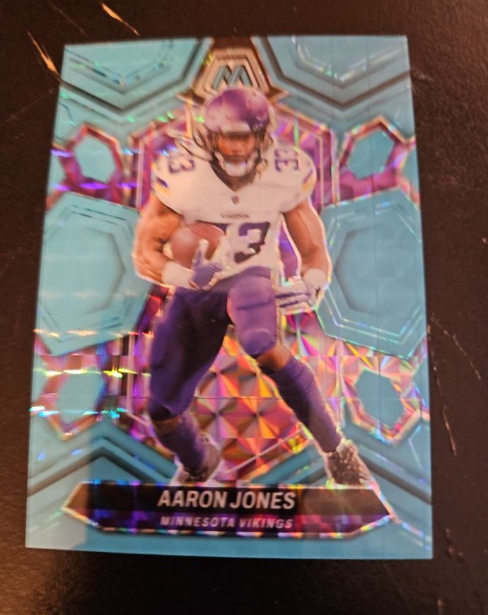 2024 Panini Mosaic #142 Aaron Jones — front