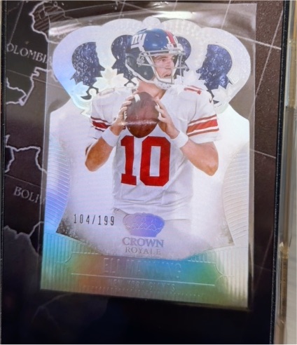 2013 Panini Crown Royale #38 Eli Manning — front