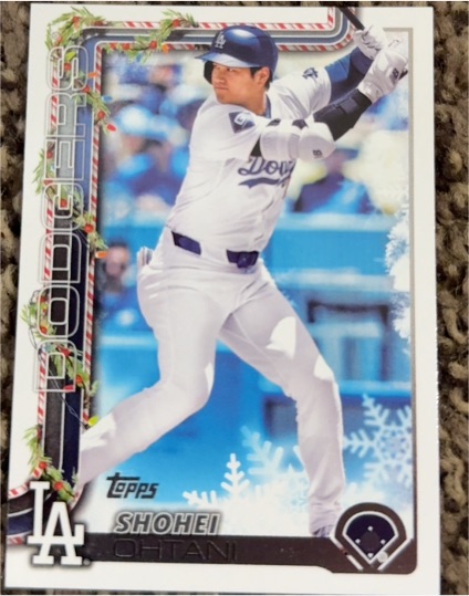 2025 Topps Holiday #H200 Shohei Ohtani — front