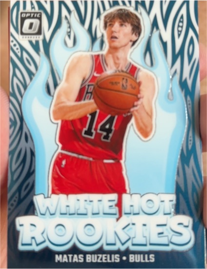 2024-25 Donruss Optic #10 Matas Buzelis White Hot Rookies — front