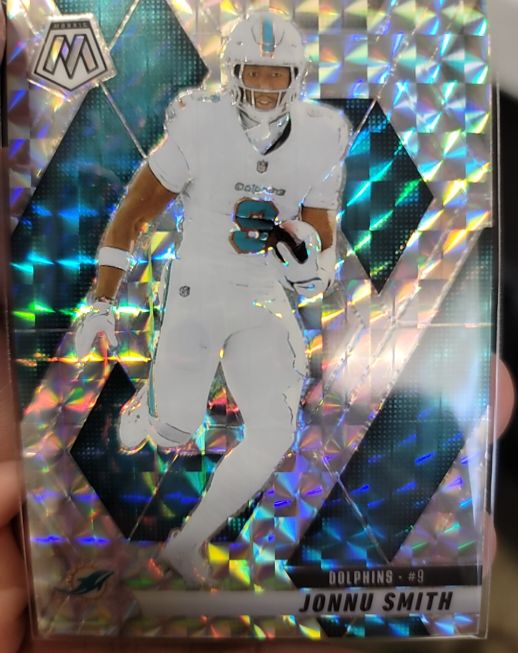 2021 Panini Mosaic #9 Jonnu Smith — front