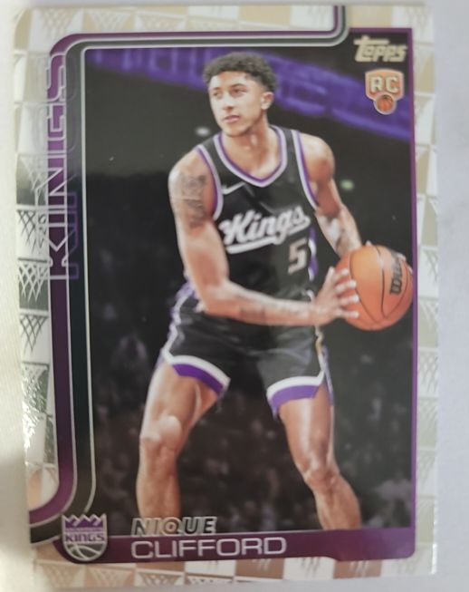 2025-26 Topps #224 Nique Clifford — front