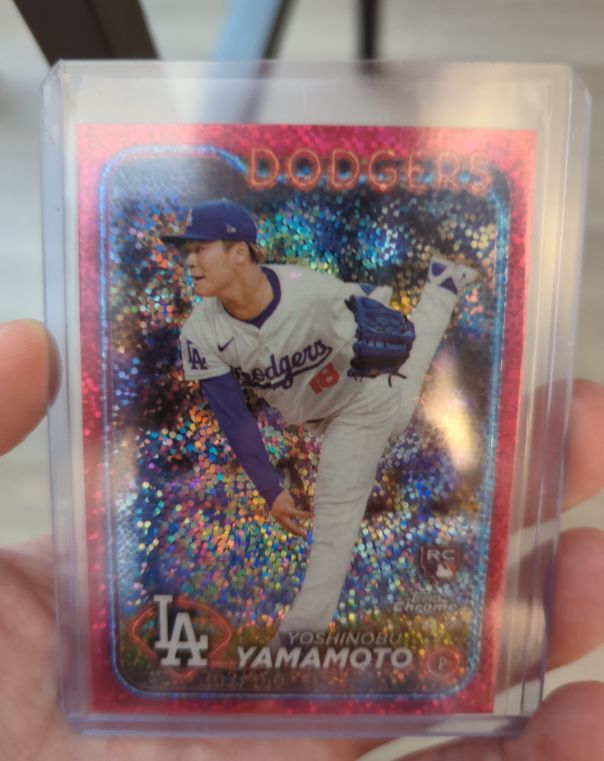 2024 Topps Chrome #18 Yoshinobu Yamamoto — front