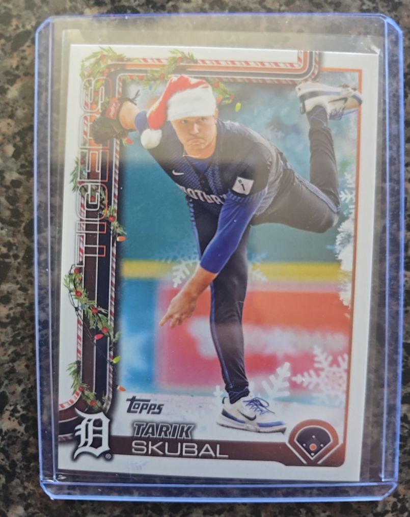 2025 Topps Holiday #H74 Tarik Skubal Santa Hat SP — front