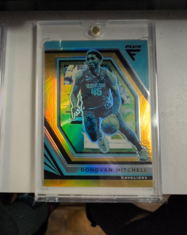 2022-23 Panini Flux #58 Donovan Mitchell — front