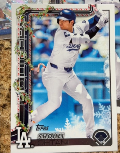 2025 Topps Holiday #H200 Shohei Ohtani — front