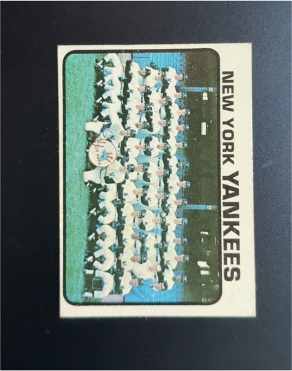 1973 Topps #556 New York Yankees Team — front