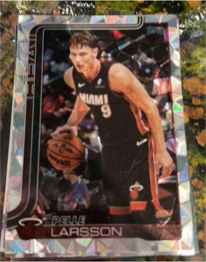 2025-26 Topps #79 Pelle Larsson — front