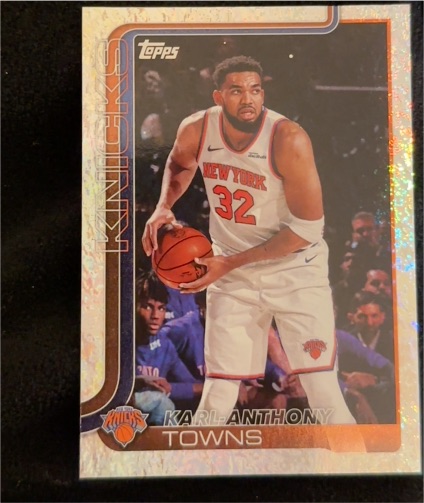 2025-26 Topps #19 Karl-Anthony Towns — front