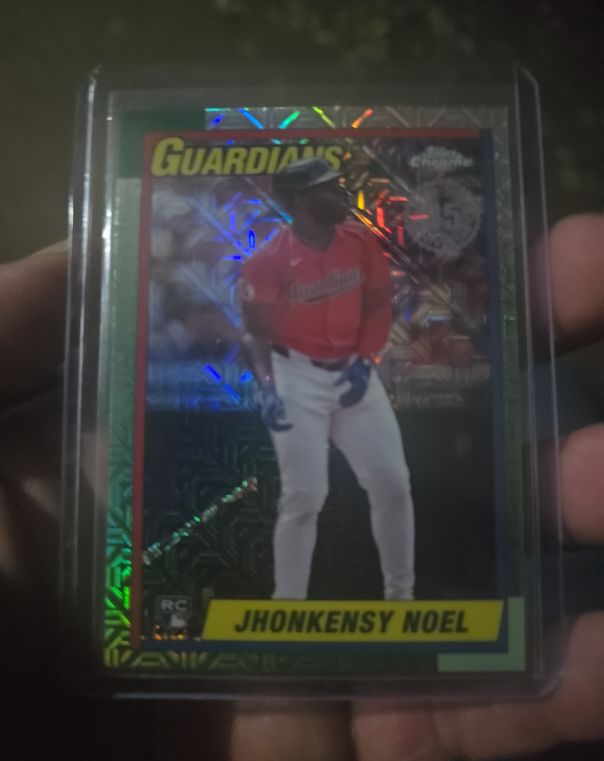 2025 Topps Series 2 Silver Pack 1990 Chrome Mojo #T90C-114 Jhonkensy Noel — front