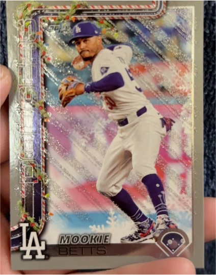 2025 Topps Holiday #H52 Mookie Betts Silver Glitter — front
