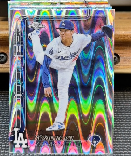 2025 Topps Chrome #179 Yoshinobu Yamamoto — front
