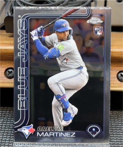 2025 Topps Chrome #105 Orelvis Martinez — front