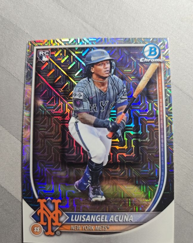 2025 Bowman Chrome #32 Luisangel Acuña — front