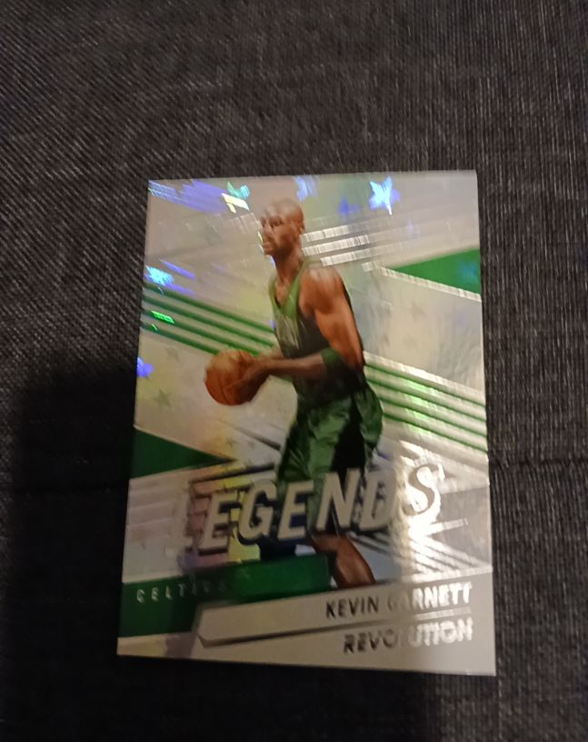 2024-25 Panini Revolution #156 Kevin Garnett Legends — front