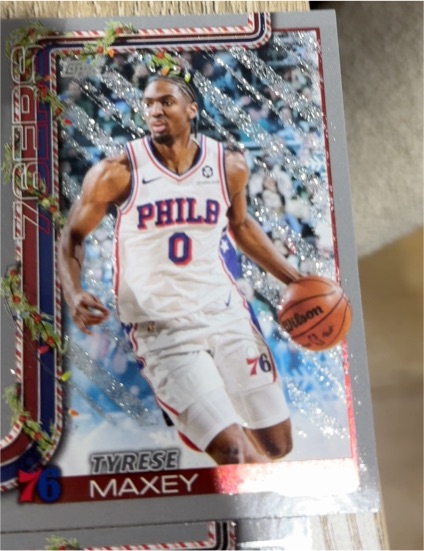 2025-26 Topps Holiday #H17 Tyrese Maxey — front