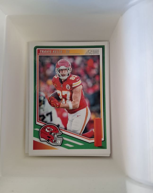 2025 Panini Score #232 Travis Kelce — front