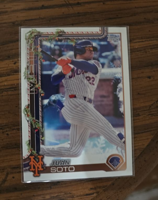 2025 Topps Holiday #H150 Juan Soto Candy Cane Bat — front