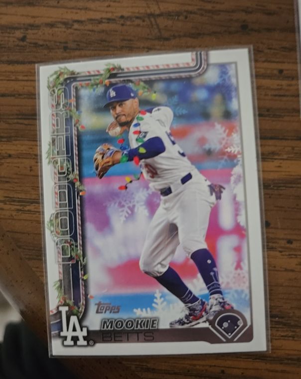 2025 Topps Holiday #H52 Mookie Betts — front