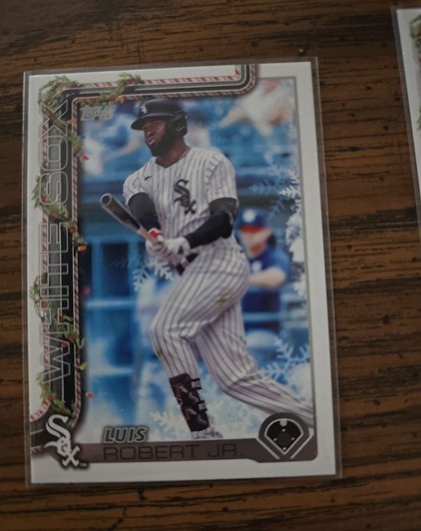 2025 Topps Holiday #H117 Luis Robert Jr. — front