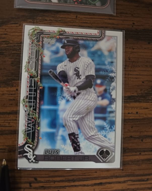 2025 Topps Holiday #H117 Luis Robert Jr. — front