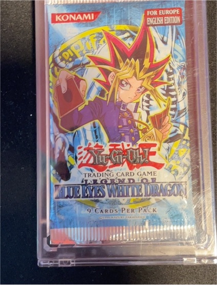 1999 Yu-Gi-Oh! Legend of Blue Eyes White Dragon Booster Pack — front