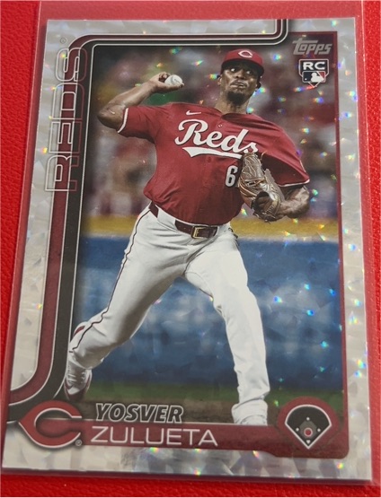 2025 Topps #372 Yosver Zulueta — front