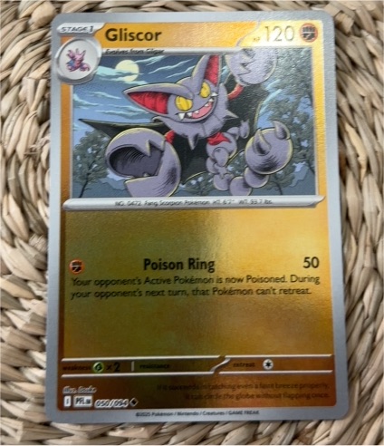 2023 Pokemon Shrouded Fable #64 Gliscor — front