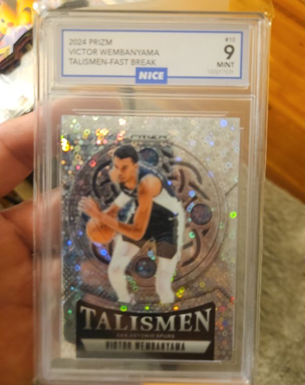 2024-25 Panini Prizm #10 Victor Wembanyama Talismen — front