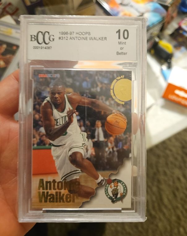 1996-97 Hoops #312 Antoine Walker — front