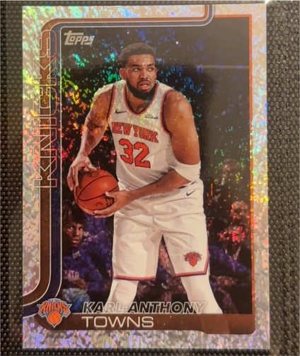 2025-26 Topps #19 Karl-Anthony Towns — front