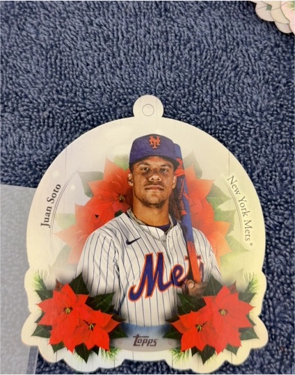 2025 Topps Holiday #OO-11 Juan Soto — front