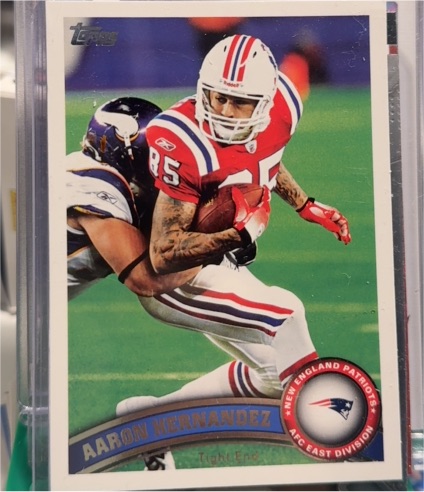 2011 Topps #158 Aaron Hernandez — front