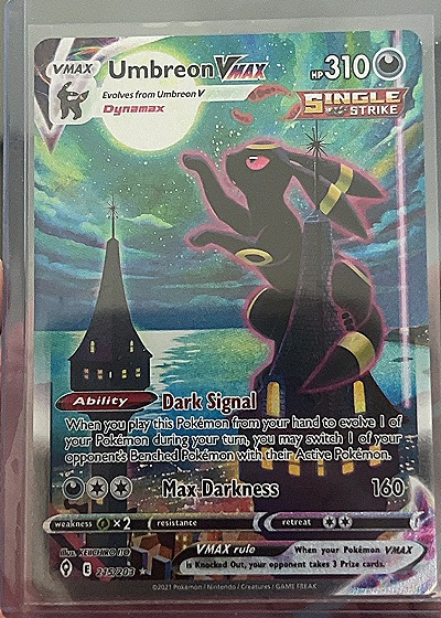 2021 Pokémon Evolving Skies #215 Umbreon VMAX — front