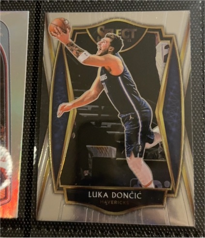 2020-21 Panini Select Premier Level #150 Luka Dončić — front