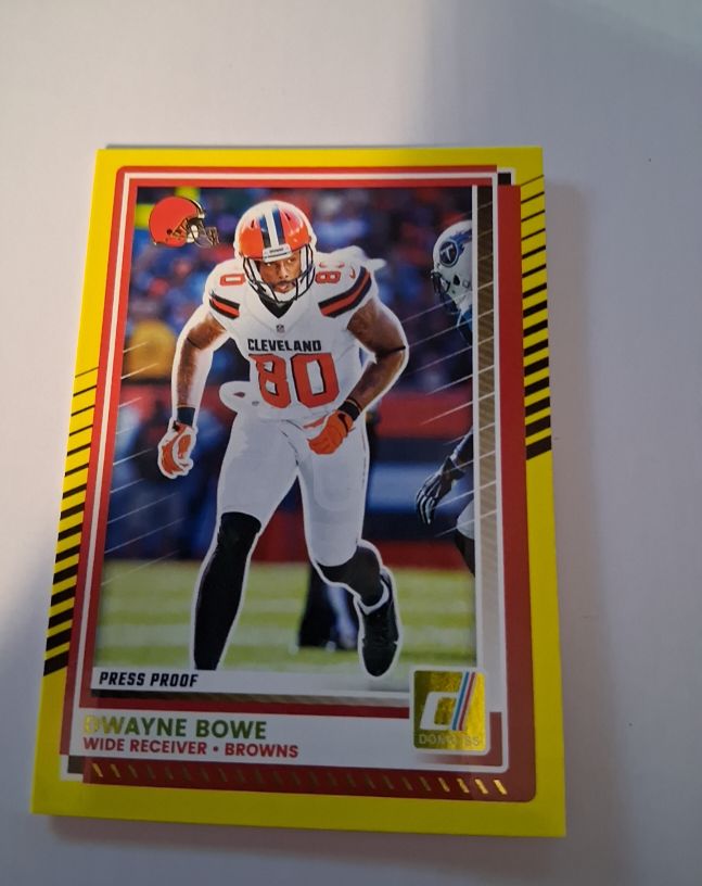 2025 Donruss #121 Dwayne Bowe — front