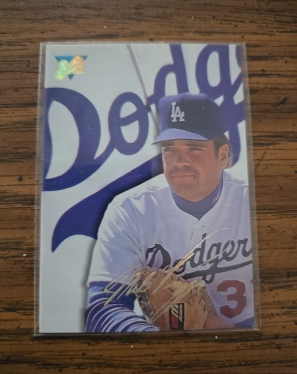 1993 Leaf Studio #201 Mike Piazza — front
