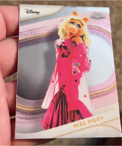 2025 Topps Chrome Disney #123 Miss Piggy — front
