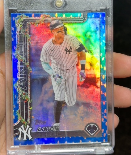 2025 Topps Holiday #H161 Aaron Judge — front