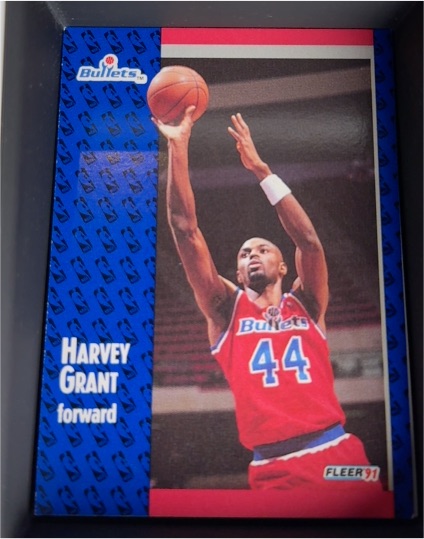 1991-92 Fleer #207 Harvey Grant — front