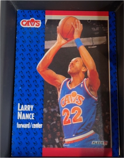 1991-92 Fleer #37 Larry Nance — front